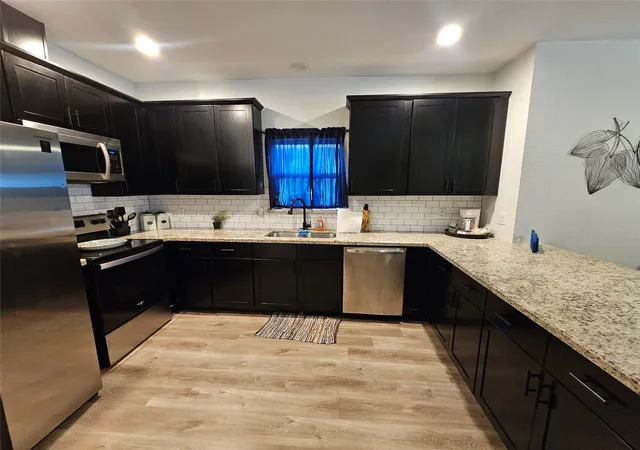 3rd image of 6706 Avenue C, Houston, TX 77011 | MLS# 15558463