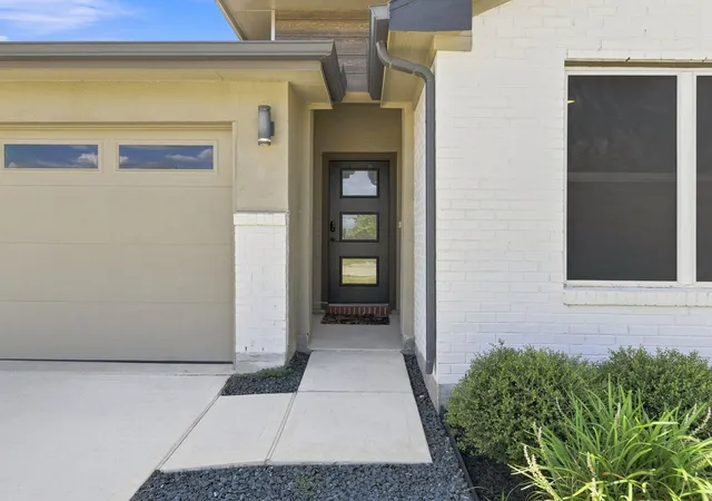 4th image of 14602 Sweet Water Dr, Mont Belvieu, TX 77523 | MLS# 10092807
