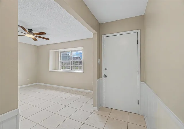 Photo 4 of Sale Pending at 110 Mockingbird Ln, Clute, TX 77531 | MLS# 46350818 | Listing updated on 2026-10-07