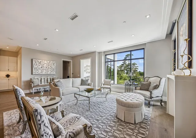 Photo 4 of Condo for sale at 6017 Memorial Dr #406, Houston, TX 77007 | MLS# 18839558 | Listing updated on 2026-07-21