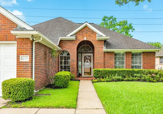 Homes for sale in Pearland, TX | 3722 S Peach Hollow Cir, Pearland, TX 77584 | MLS# 47355372