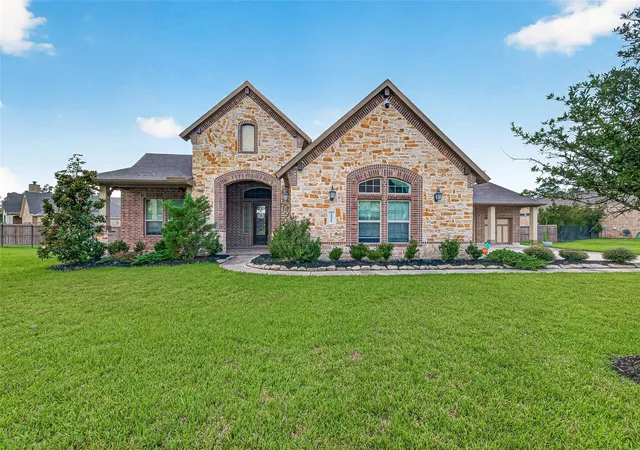 Photo 2 of Single family home for sale at 14010 S Evergreen Ridge Ct, Conroe, TX 77384 | MLS# 83955725 | Listing updated on 2026-07-19