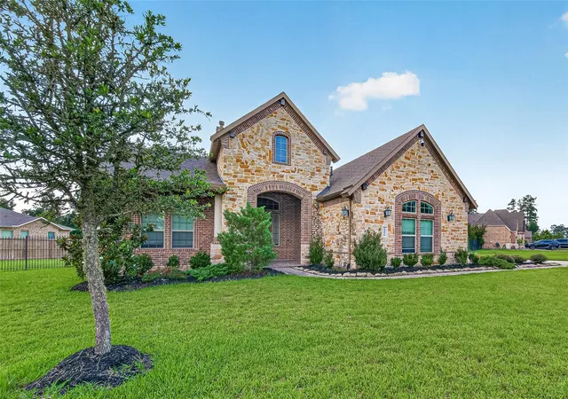 Photo 2 of Single family home for sale at 14010 S Evergreen Ridge Ct, Conroe, TX 77384 | MLS# 83955725 | Listing updated on 2026-07-19
