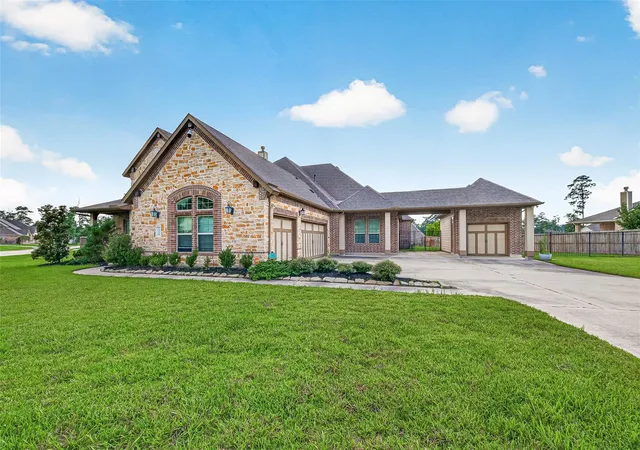 Photo 3 of Single family home for sale at 14010 S Evergreen Ridge Ct, Conroe, TX 77384 | MLS# 83955725 | Listing updated on 2026-07-19