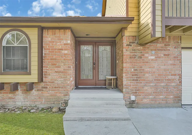 Photo 3 of Single family home for sale at 10026 Sageaspen Ln, Houston, TX 77089 | MLS# 70079720 | Listing updated on 2026-07-24