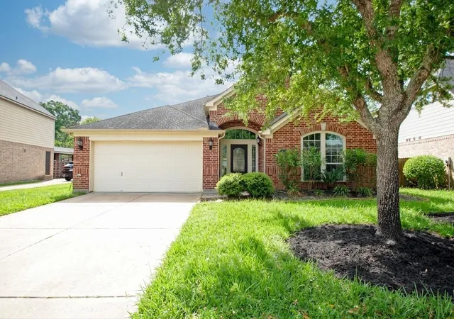 5th image of 2435 Pioneer Oaks Dr, Fresno, TX 77545 | MLS# 8708171