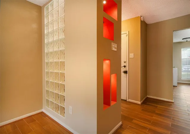 Condominium at 11201 Lynbrook Dr #3610, Houston, TX 77042 | MLS# 26281073 | | Sold on 2020-11-20