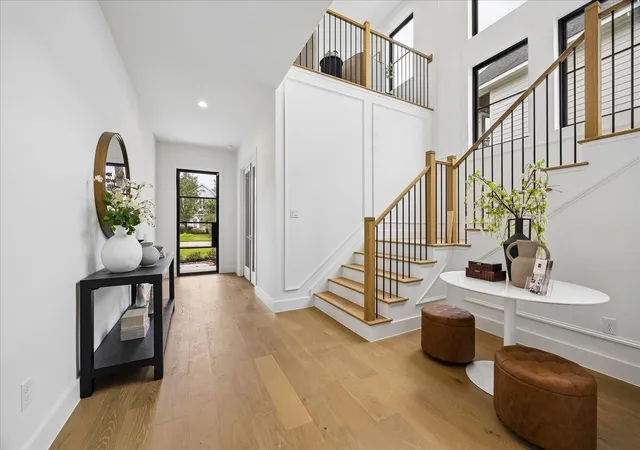 2nd image of 1214 Wakefield Dr, Houston, TX 77018 | MLS# 18243575