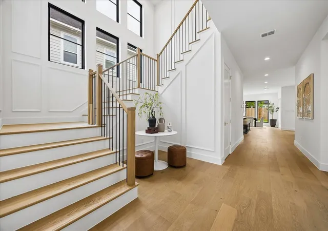 3rd image of 1214 Wakefield Dr, Houston, TX 77018 | MLS# 18243575