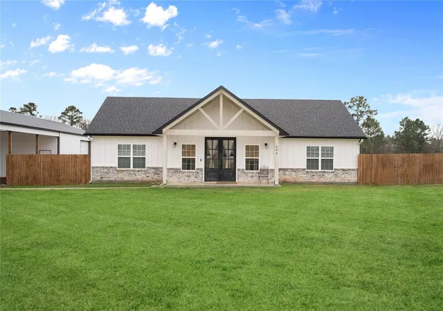 Photo 1 of Single family home for sale at 694 Brushy Crk Dr, Onalaska, TX 77360 | MLS# 25096208 | Listing updated on 2026-07-31