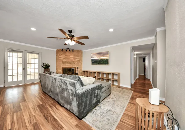 5th image of 5838 Silver Forest Dr, Houston, TX 77092 | MLS# 85002407