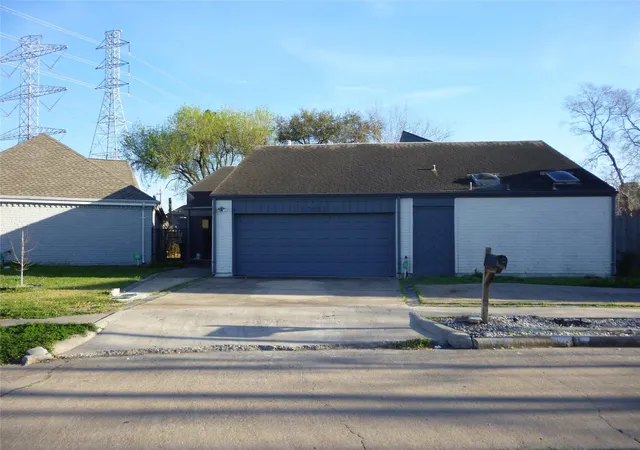 1st image of 11003 Colebrook Dr, Houston, TX 77072 | MLS# 31592242