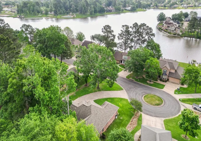 Photo 2 of Single family home for sale at 2013 Wickersham Dr, Huntsville, TX 77340 | MLS# 48266244 | Listing updated on 2026-08-10