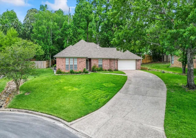 Photo 3 of Single family home for sale at 2013 Wickersham Dr, Huntsville, TX 77340 | MLS# 48266244 | Listing updated on 2026-08-10