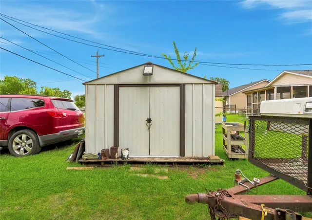 26th image of 910 W 6th St, Freeport, TX 77541 | MLS# 53107359