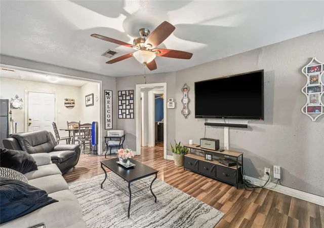 Photo 3 of Single family home for sale at 910 W 6th Street, Freeport, TX 77541 | MLS# 53107359 | Listing updated on 2026-09-11