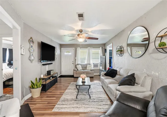 Photo 3 of Single family home for sale at 910 W 6th Street, Freeport, TX 77541 | MLS# 53107359 | Listing updated on 2026-09-11