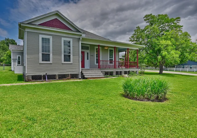 Homes for sale in Navasota, TX | 1406 Victoria St, Navasota, TX 77868 | MLS# 71743917