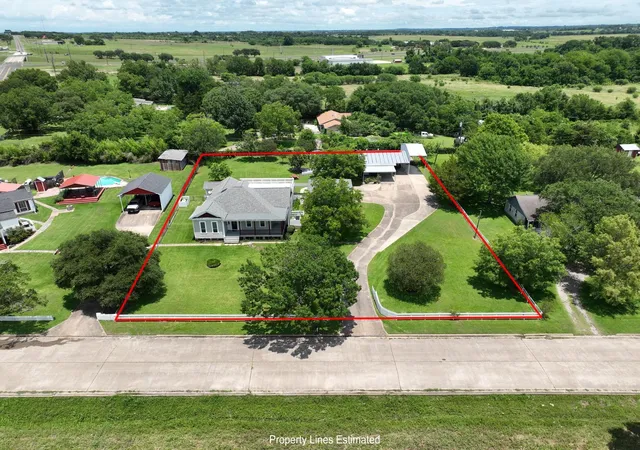 Homes for sale in Navasota, TX | 1406 Victoria St, Navasota, TX 77868 | MLS# 71743917