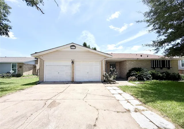 Photo 1 of Single family home for sale at 527 Slumberwood Dr, Houston, TX 77013 | MLS# 6391296 | Listing updated on 2026-08-26