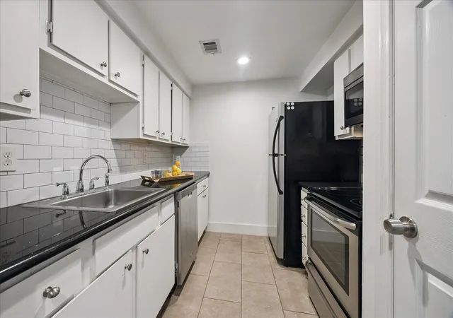 4th image of 5711 Sugar Hill Dr #119, Houston, TX 77057 | MLS# 18979116