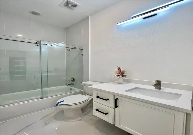 Photo 3 of Single family home for sale at 10127 Grover Ln, Houston, TX 77041 | MLS# 32885685 | Listing updated on 2026-08-30