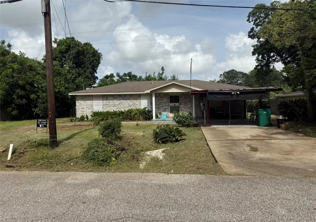 2nd image of 1019 Roosevelt St, La Marque, TX 77568 | MLS# 35967290