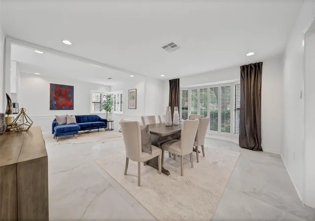 Photo 4 of Sale Pending at 1030 Chantilly Ln, Houston, TX 77018 | MLS# 42588511 | Listing updated on 2026-08-30