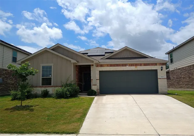 1st image of 1829 T H Johnson Dr, Taylor, TX 76574 | MLS# 75543629