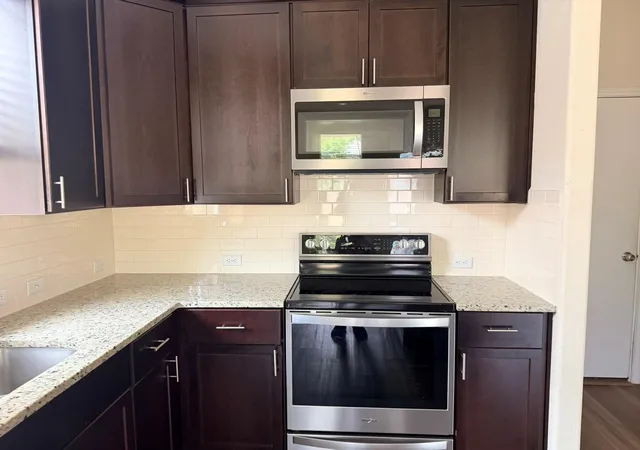 5th image of 1829 T H Johnson Dr, Taylor, TX 76574 | MLS# 75543629