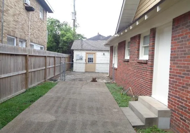4th image of 4618 Clay St, Houston, TX 77023 | MLS# 79687771