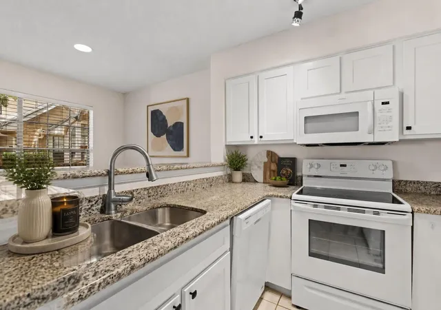 3rd image of 2300 Old Spanish Trl #1112, Houston, TX 77054 | MLS# 35015969