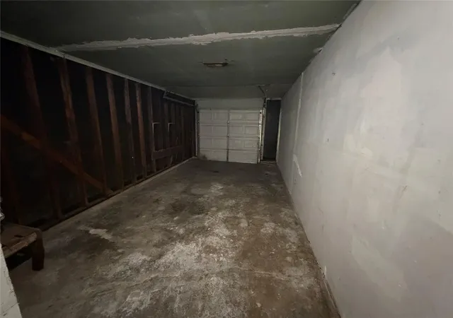 Photo 3 of Single family home for sale at 5230 Greylog Dr, Houston, TX 77048 | MLS# 17506931 | Listing updated on 2026-08-26