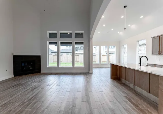 4th image of 707 Western Holly, League City, TX 77573 | MLS# 21271430