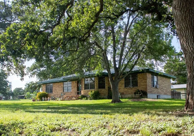 3rd image of 134 Private Road 1006, Hallettsville, TX 77964 | MLS# 10155223