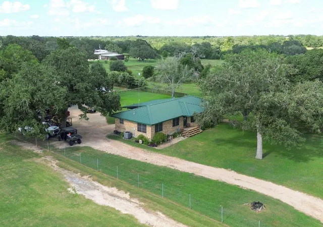 5th image of 134 Private Road 1006, Hallettsville, TX 77964 | MLS# 10155223
