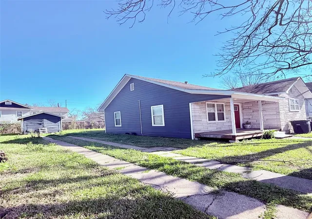 Photo 2 of Single family home for sale at 7125 Avenue E, Houston, TX 77011 | MLS# 32351224 | Listing updated on 2026-02-11