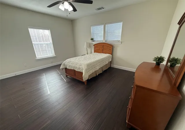 Photo 4 of Single family home for sale at 7125 Avenue E, Houston, TX 77011 | MLS# 32351224 | Listing updated on 2026-02-11
