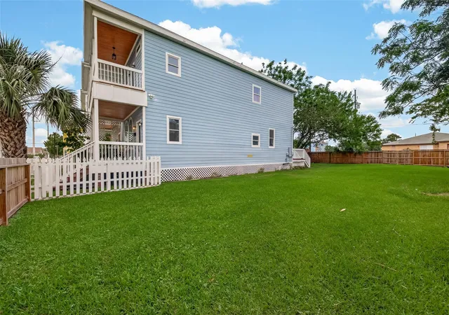 36th image of 2815 Ball St, Galveston, TX 77550 | MLS# 75237020