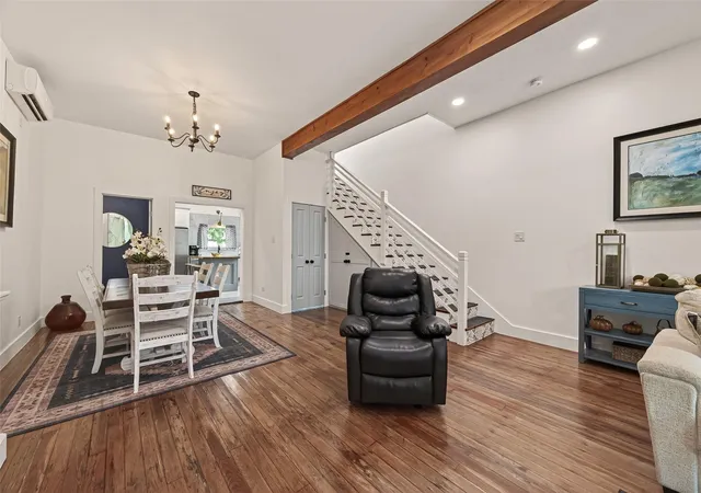 4th image of 2815 Ball St, Galveston, TX 77550 | MLS# 75237020