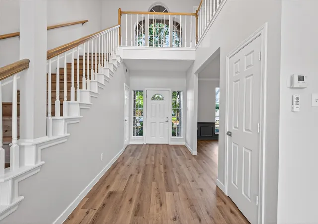 2nd image of 8010 Ashley Circle Dr N, Houston, TX 77071 | MLS# 47958308