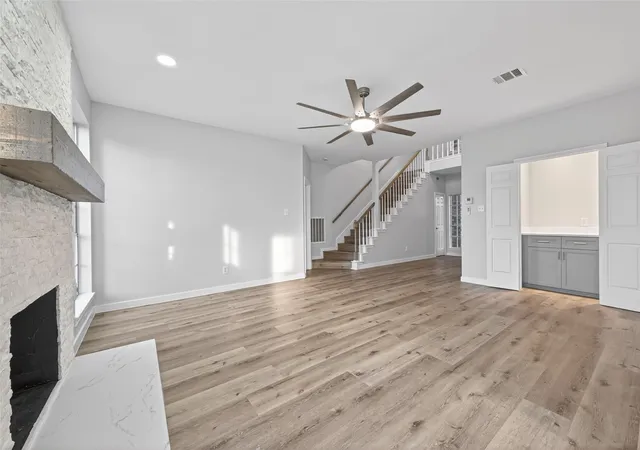 3rd image of 8010 Ashley Circle Dr N, Houston, TX 77071 | MLS# 47958308