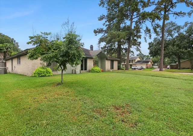 4th image of 1195 Chatwood Dr, Beaumont, TX 77706 | MLS# 59575261