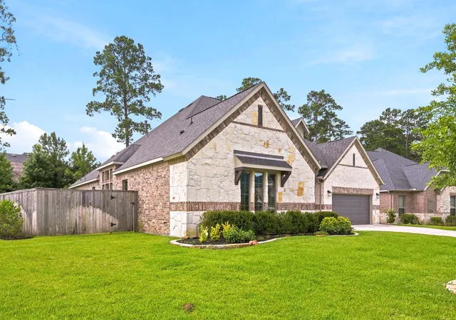 Homes for sale in Pinehurst, TX | 2021 Green Terrace Ln, Pinehurst, TX 77362 | MLS# 87787375