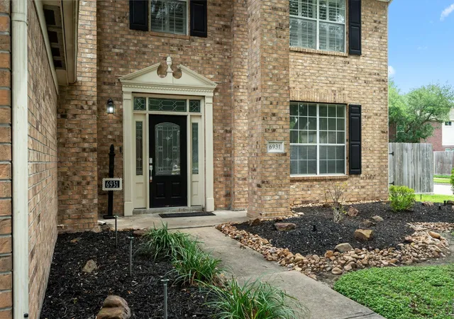 Photo 3 of Single family home for sale at 6931 Royal Knoll Ct, Pasadena, TX 77505 | MLS# 76054508 | Listing updated on 2026-08-04
