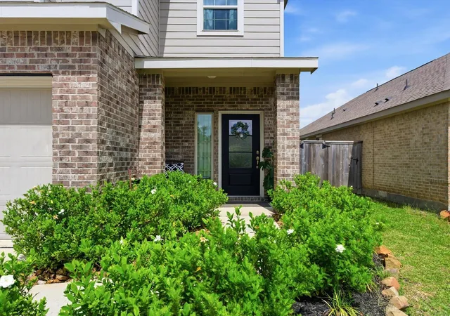 Photo 2 of Single family home for sale at 6215 Russett Elm Ct, Porter, TX 77365 | MLS# 24828645 | Listing updated on 2026-05-08