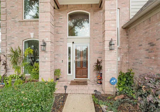 5th image of 2205 W Van Trease Dr, Deer Park, TX 77536 | MLS# 96616663