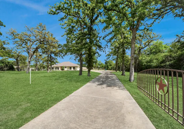 Photo 1 of Sale Pending at 460 High Meadows Rd, Bellville, TX 77418 | MLS# 51848904 | Listing updated on 2026-08-26