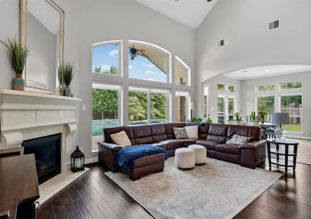 Photo 3 of Single family home for sale at 1504 Tallow Chase Ct, Friendswood, TX 77546 | MLS# 42061990 | Listing updated on 2026-08-22