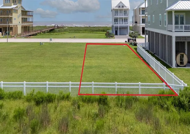 Photo 4 of Land for sale at 26 Grand Beach Blvd, Galveston, TX 77550 | MLS# 12599346 | Listing updated on 2026-02-20